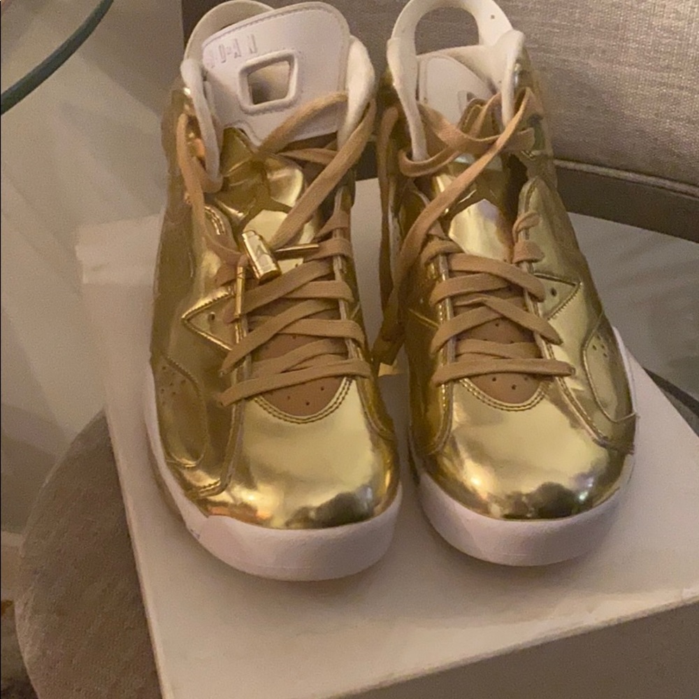 Air Jordan’s 6 retro -Metallic Gold/White - Picture 2 of 5
